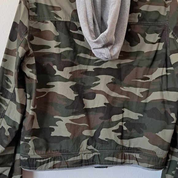 Camouflage Hooded Jacket - Picture 7 of 7